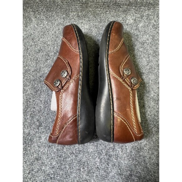 Clarks Womens Brown 9M Leather Slip-On Comfort Shoes W/ Button Accent - Picture 12 of 16